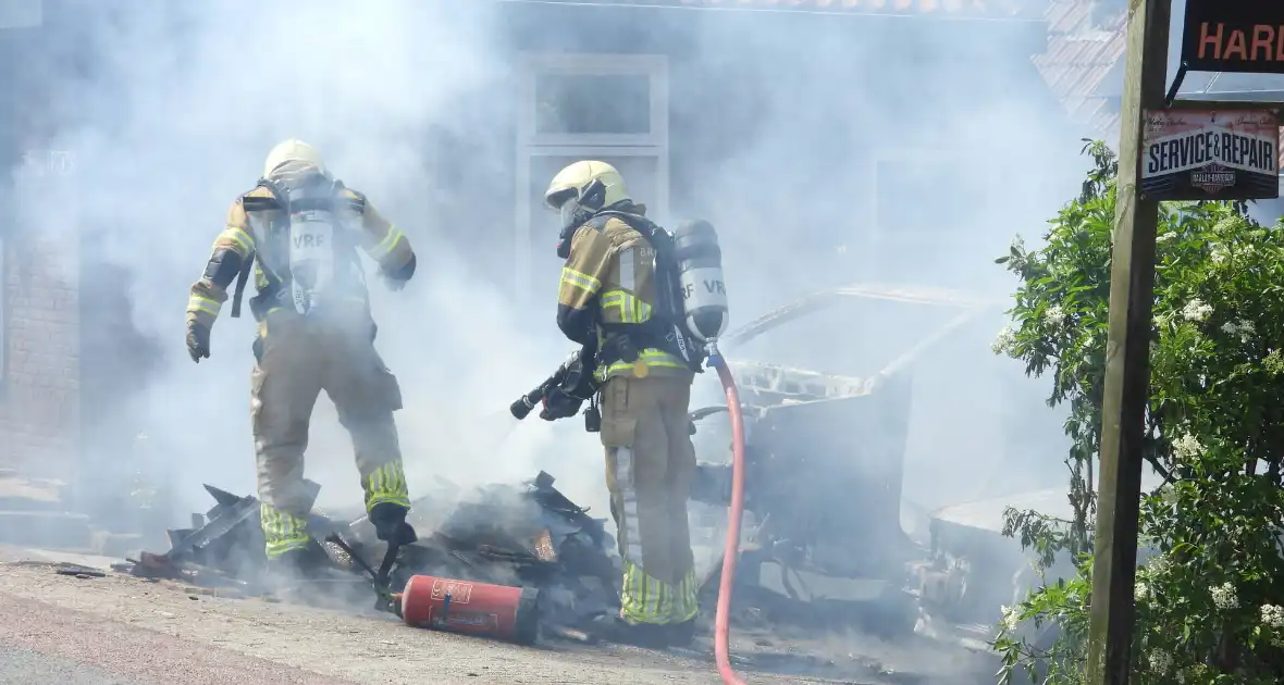 Twee voertuigen afgebrand tijdens werkzaamheden - Foto 16