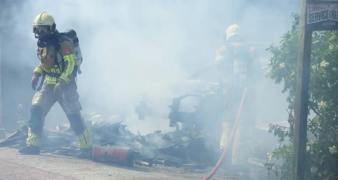 Twee voertuigen afgebrand tijdens werkzaamheden - Foto 17