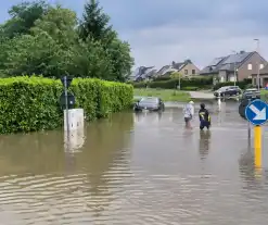 Dorp ondergestroomd, schade enorm