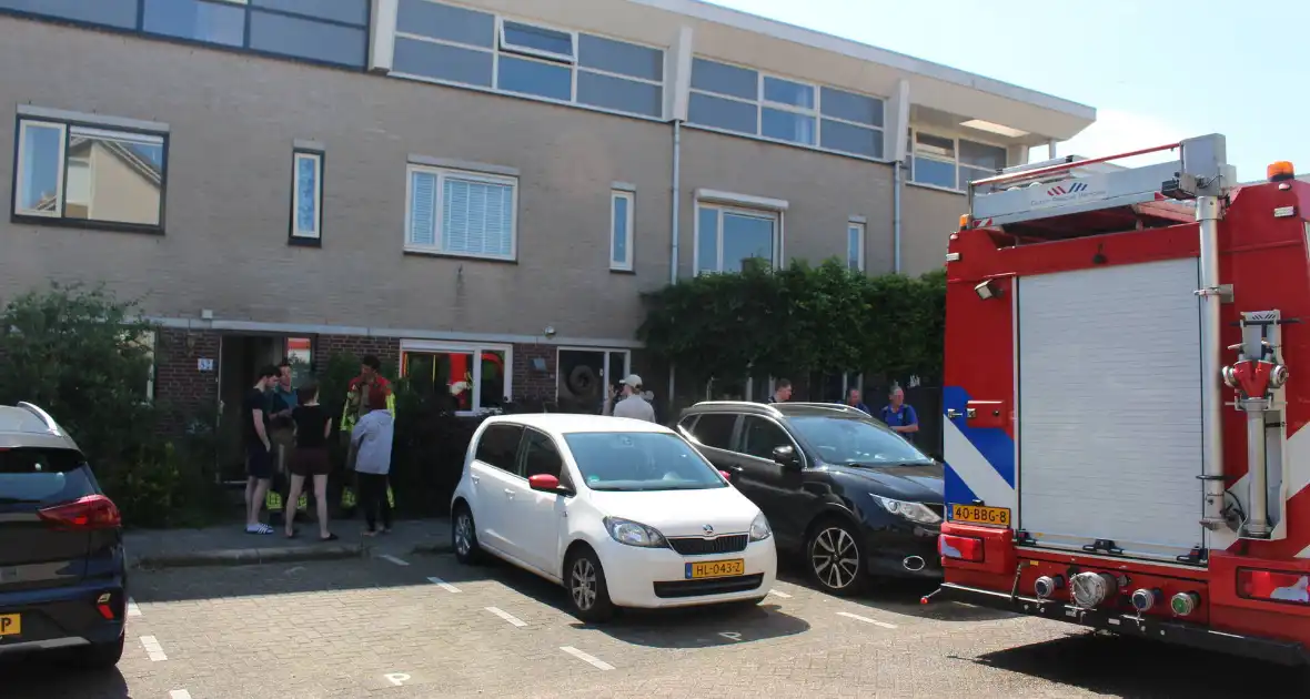 Verf afbranden gaat mis brandweer ingezet