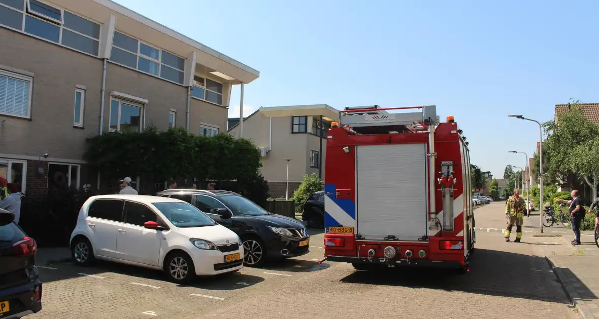 Verf afbranden gaat mis brandweer ingezet - Foto 1