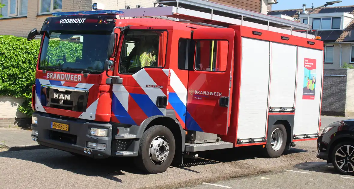 Verf afbranden gaat mis brandweer ingezet - Foto 3