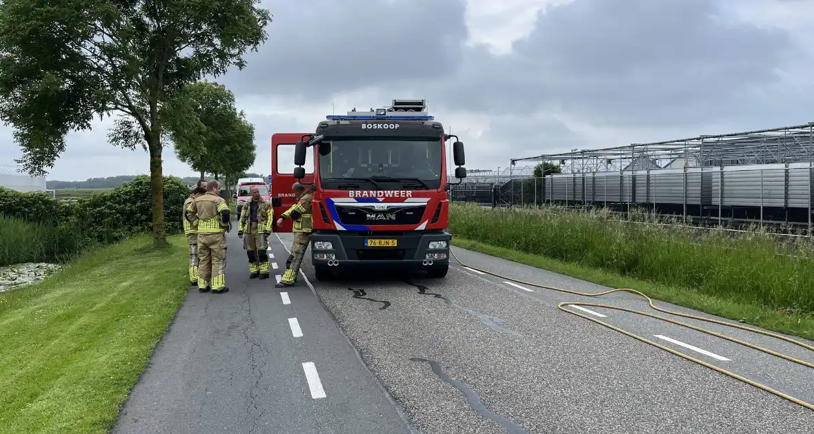 Wegwerkers veroorzaken gaslekkage in berm - Foto 2