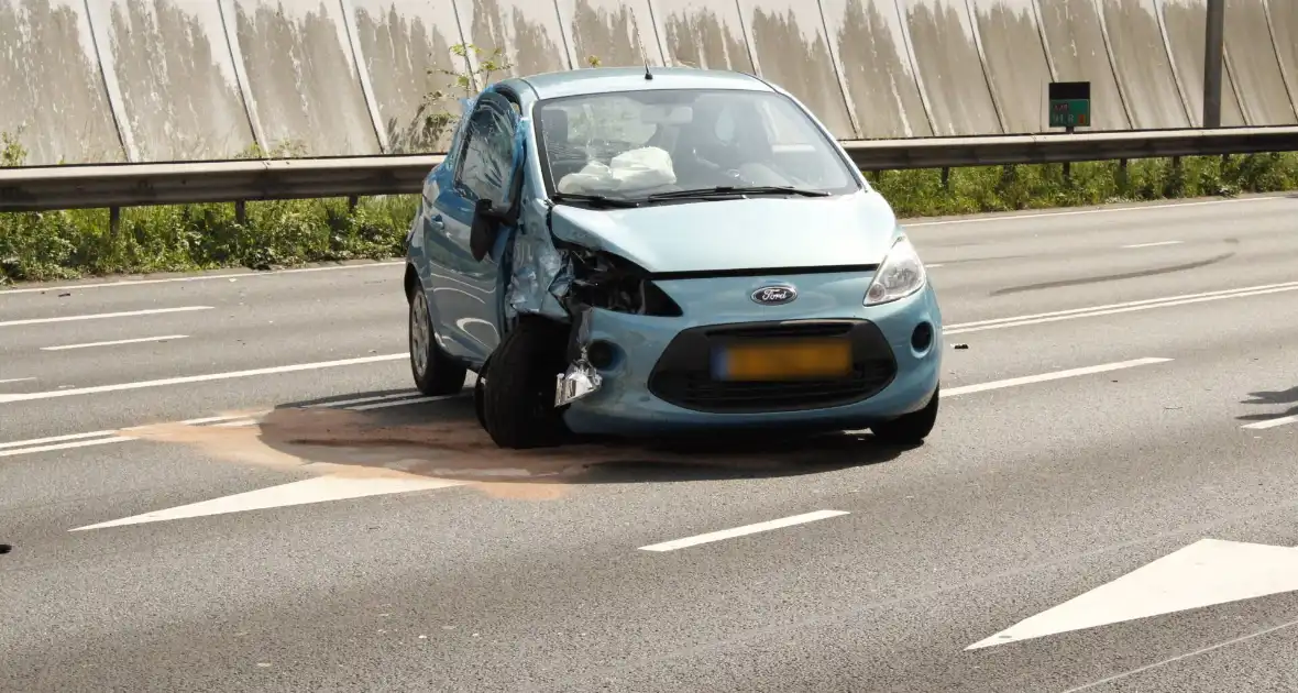 Meerdere gewonden na botsing tussen auto's op afrit - Foto 6