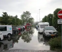 Stroomuitval en overstromingen door hevige regenval