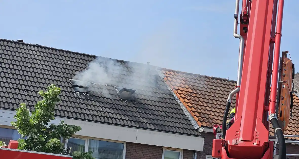 Felle brand op zolder van woning - Foto 4