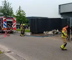 Brand in grote vuilcontainer