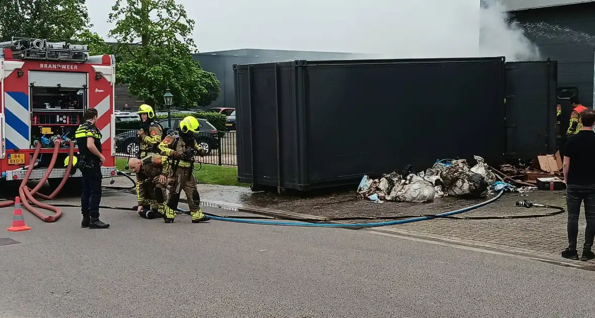 Brand in grote vuilcontainer - Foto 4