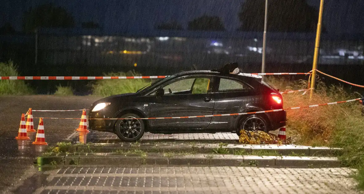 Gewonde bij schietpartij op parkeerplaats - Foto 4