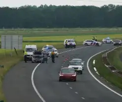 Auto zwaar beschadigd bij ongeluk op A28 bij Assen