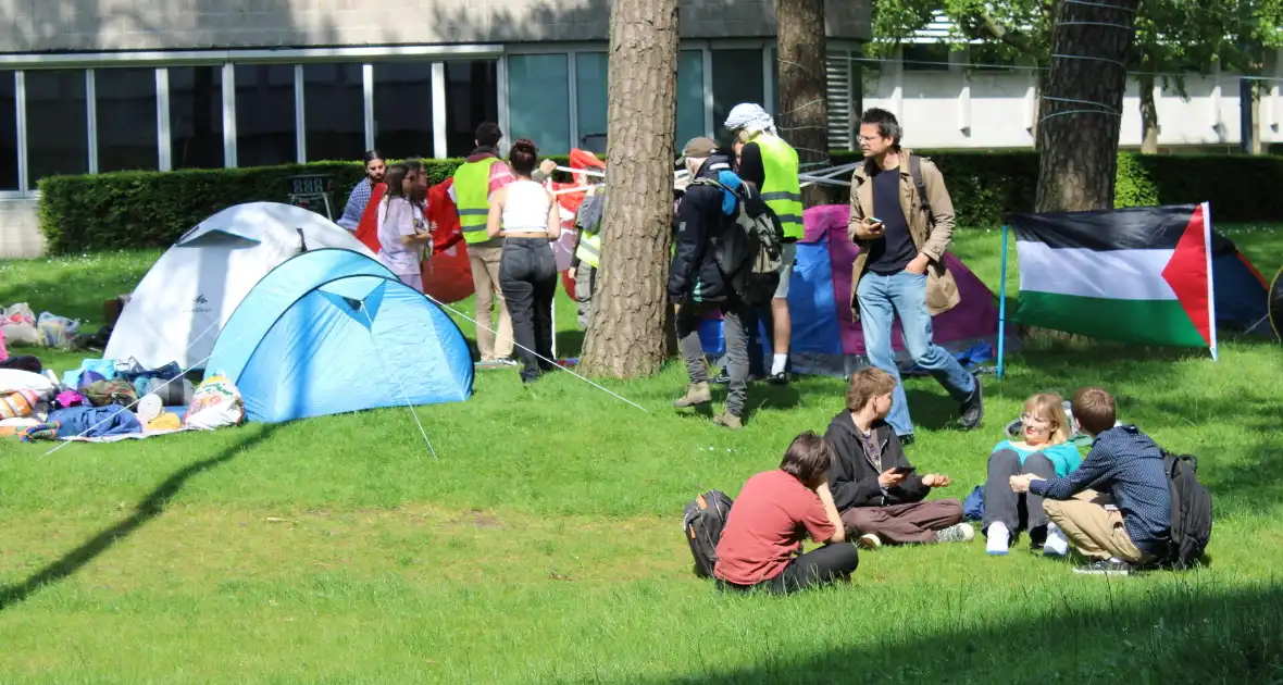 Studenten richten tentenkamp in tegen banden met Israël - Foto 3