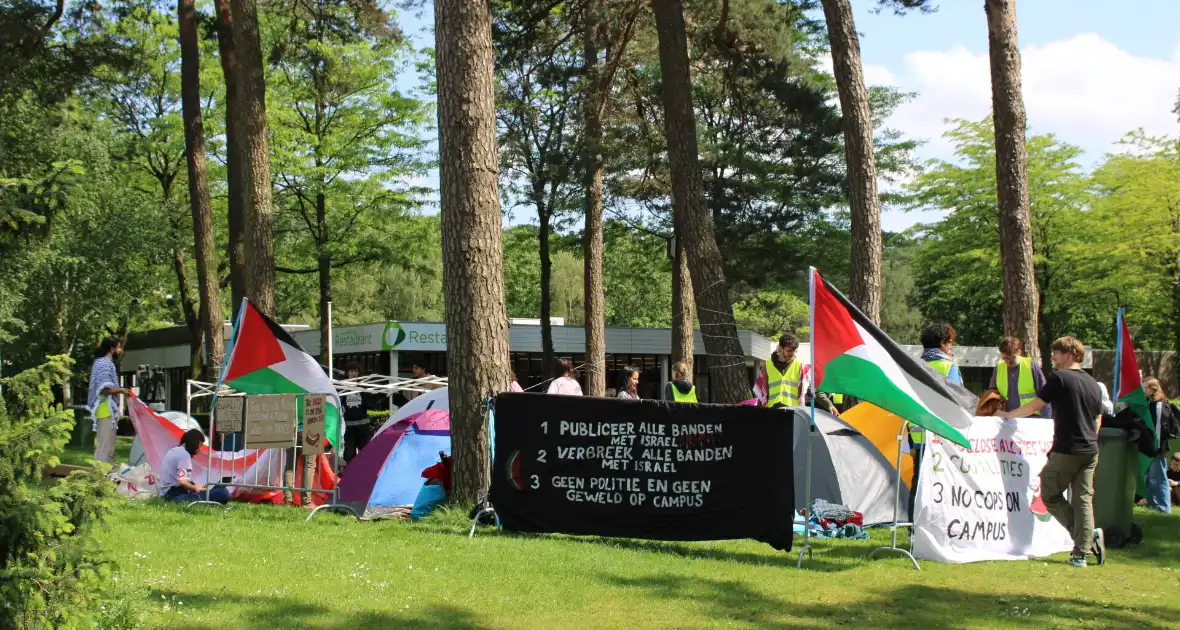 Studenten richten tentenkamp in tegen banden met Israël - Foto 6