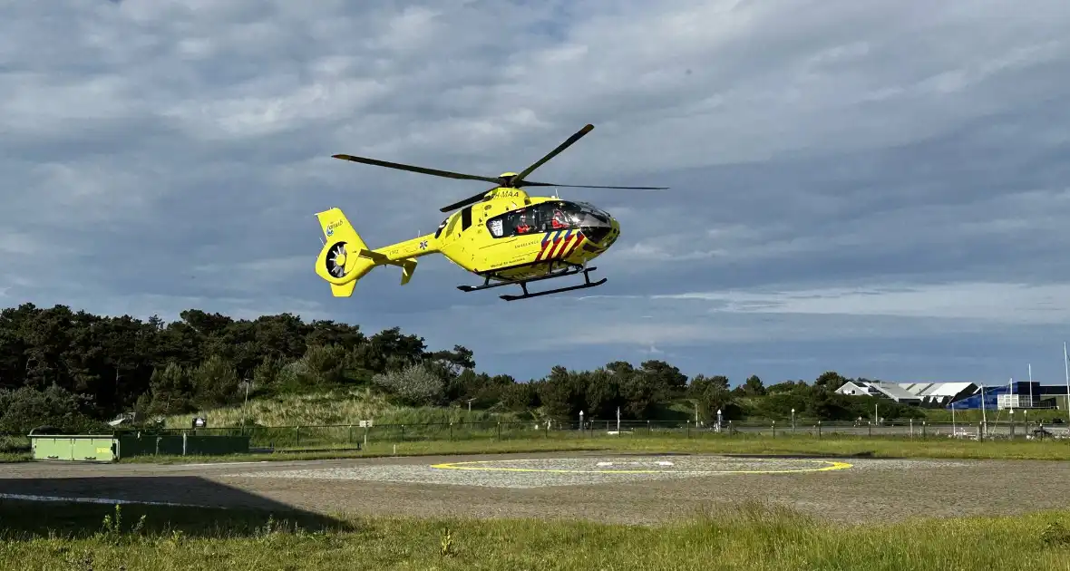 Traumahelikopter landt ter ondersteuning bij de huisartsenpraktijk - Foto 1