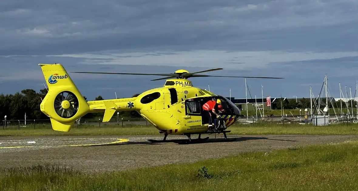 Traumahelikopter landt ter ondersteuning bij de huisartsenpraktijk - Foto 3