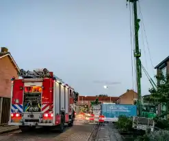 Brandweer spoelt riool door na vreemde lucht