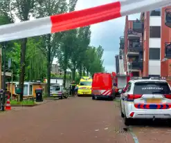 Straat afgezet voor persoon in het water