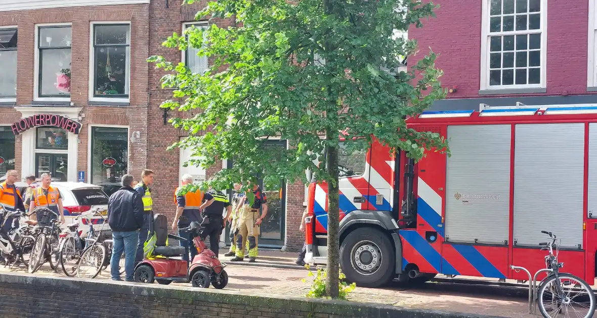 Veel hulpdiensten aanwezig voor scootmobiel in het water - Foto 2