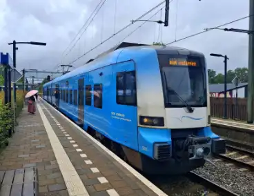 Geen treinen op station Barneveld Centrum door losse bovenleiding