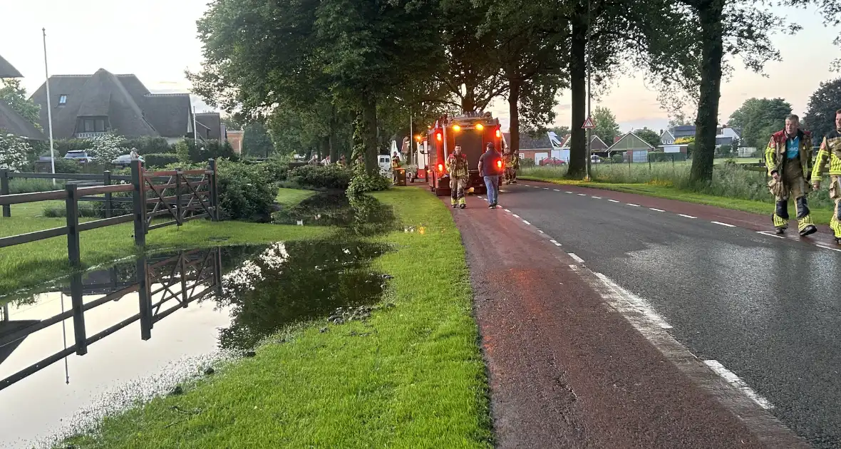 Brandweer pompt overtollig water weg - Foto 4