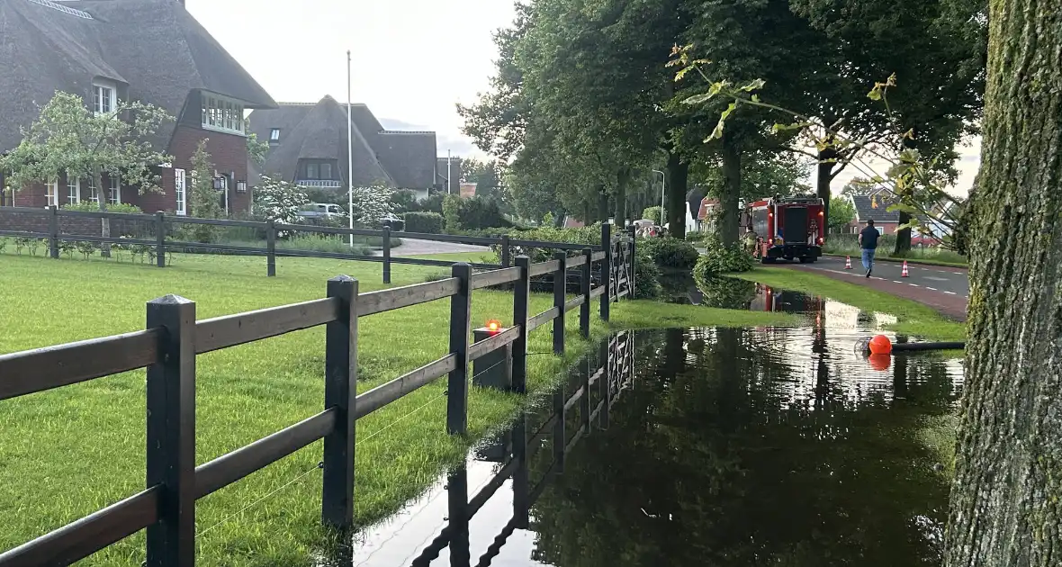 Brandweer pompt overtollig water weg - Foto 6