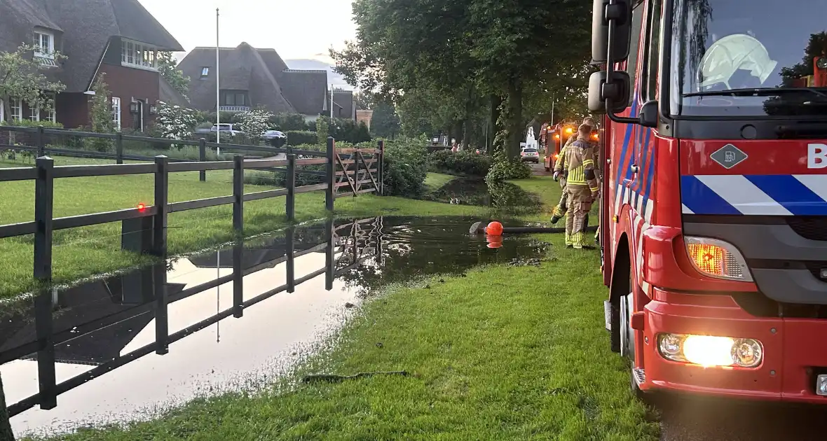 Brandweer pompt overtollig water weg - Foto 7