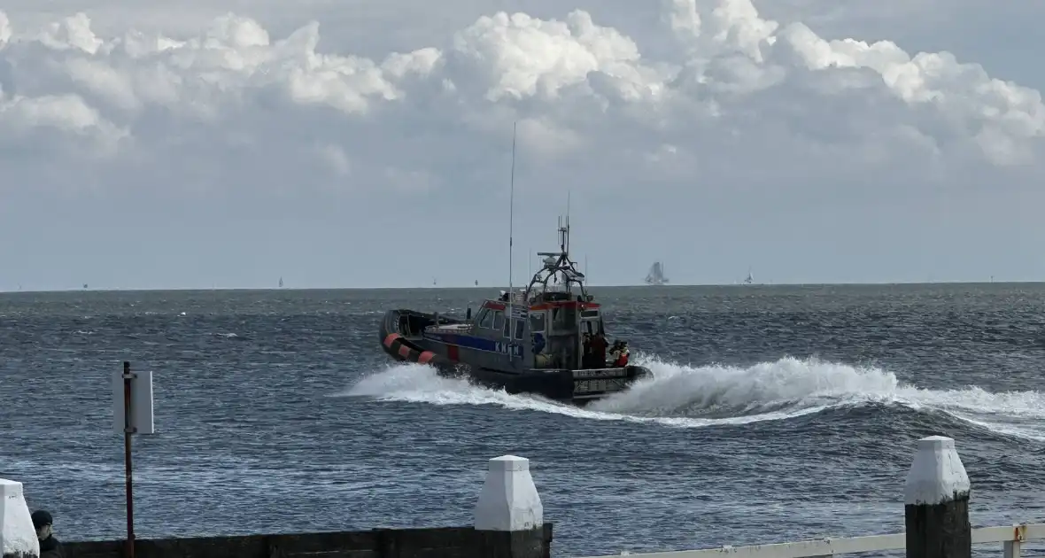 Reddingsboot KNRM ingezet voor schip in nood op Waddenzee
