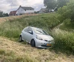 Automobilist verliest macht over het stuur