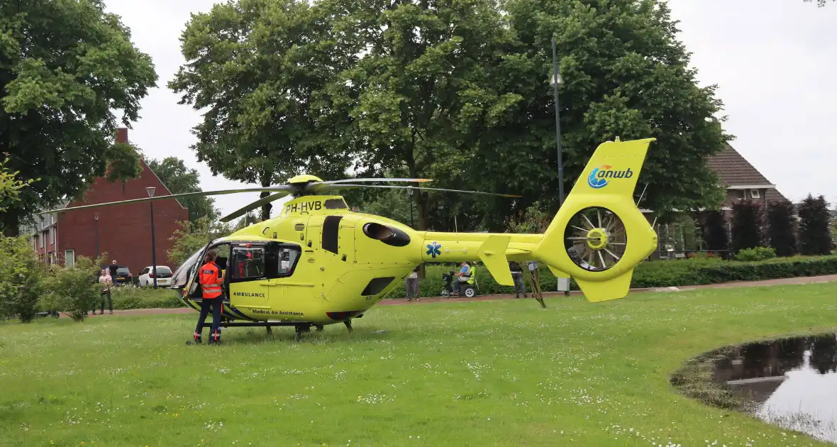 Traumahelikopter aanwezig voor medisch incident - Foto 1
