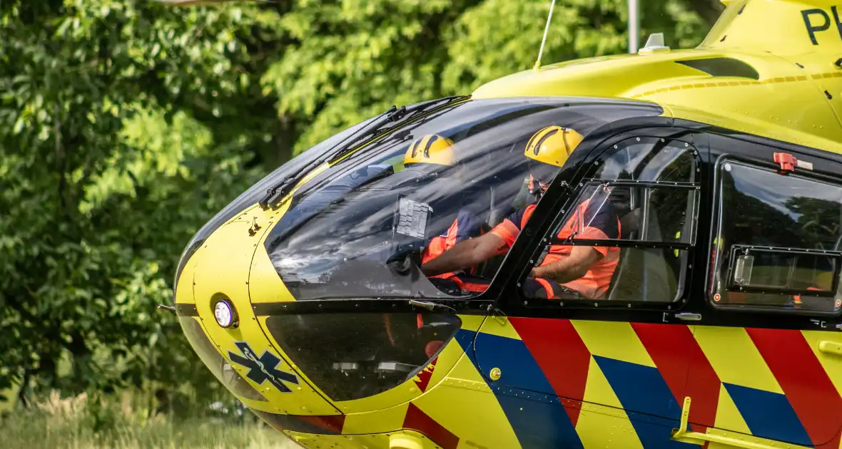 Traumahelikopter landt voor noodsituatie in woning - Foto 7
