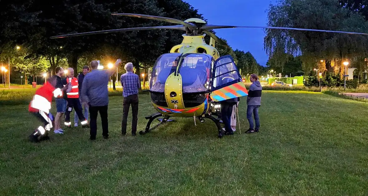 Traumahelikopter brengt specialistische arts naar ziekenhuis - Foto 1