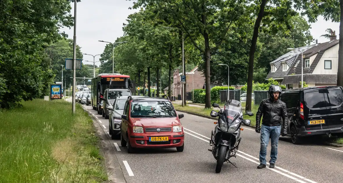 Meerdere kop-staartbotsingen op klein stukje weg - Foto 7