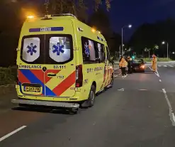 Fietser klapt op voorruit van personenauto