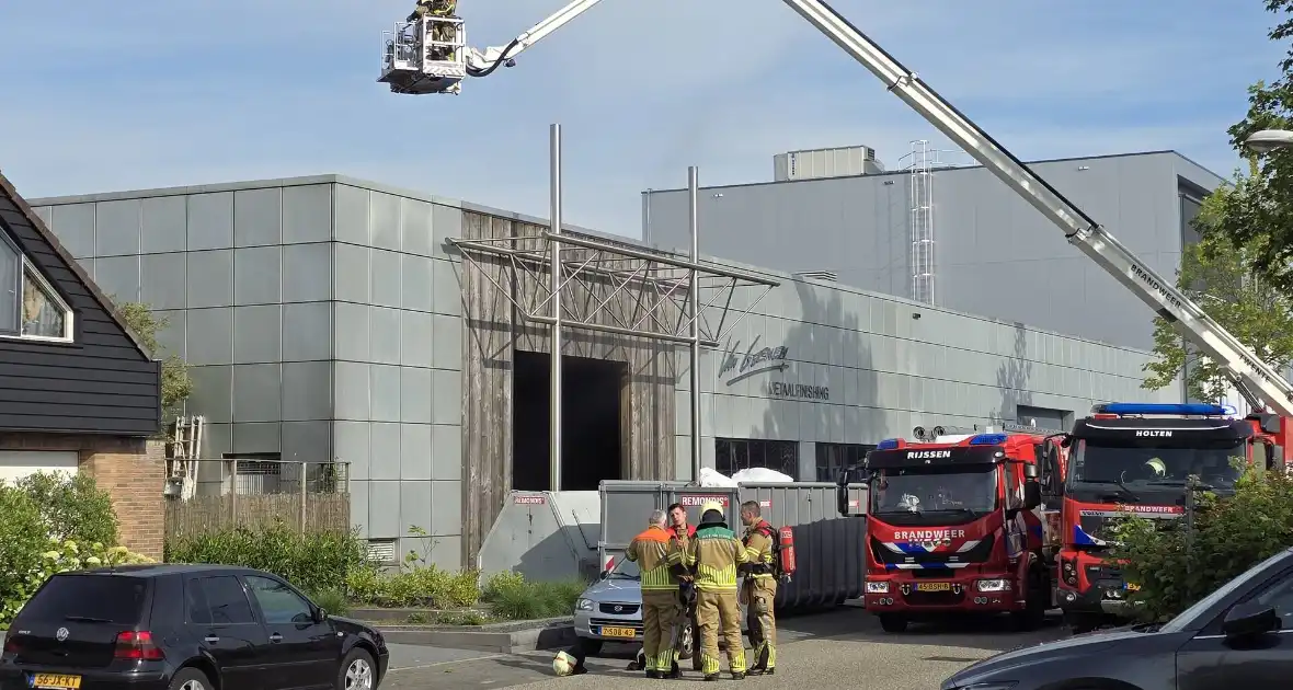 Bedrijf ontruimd door brand in bedrijfshal