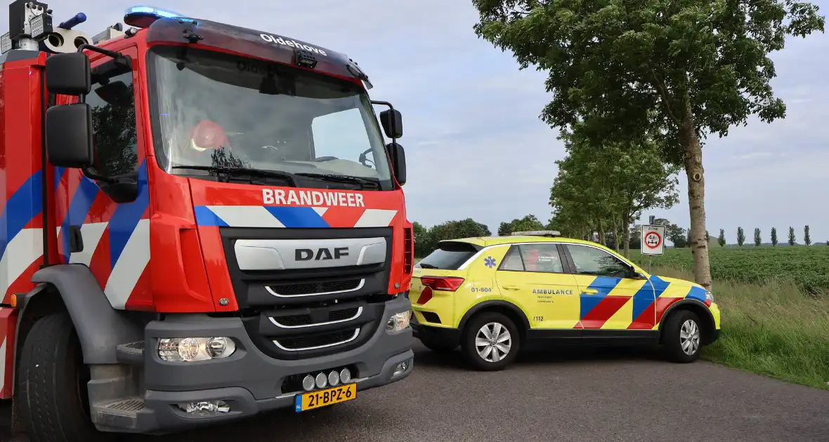 Wielrenner gewond bij botsing met bestebus - Foto 3