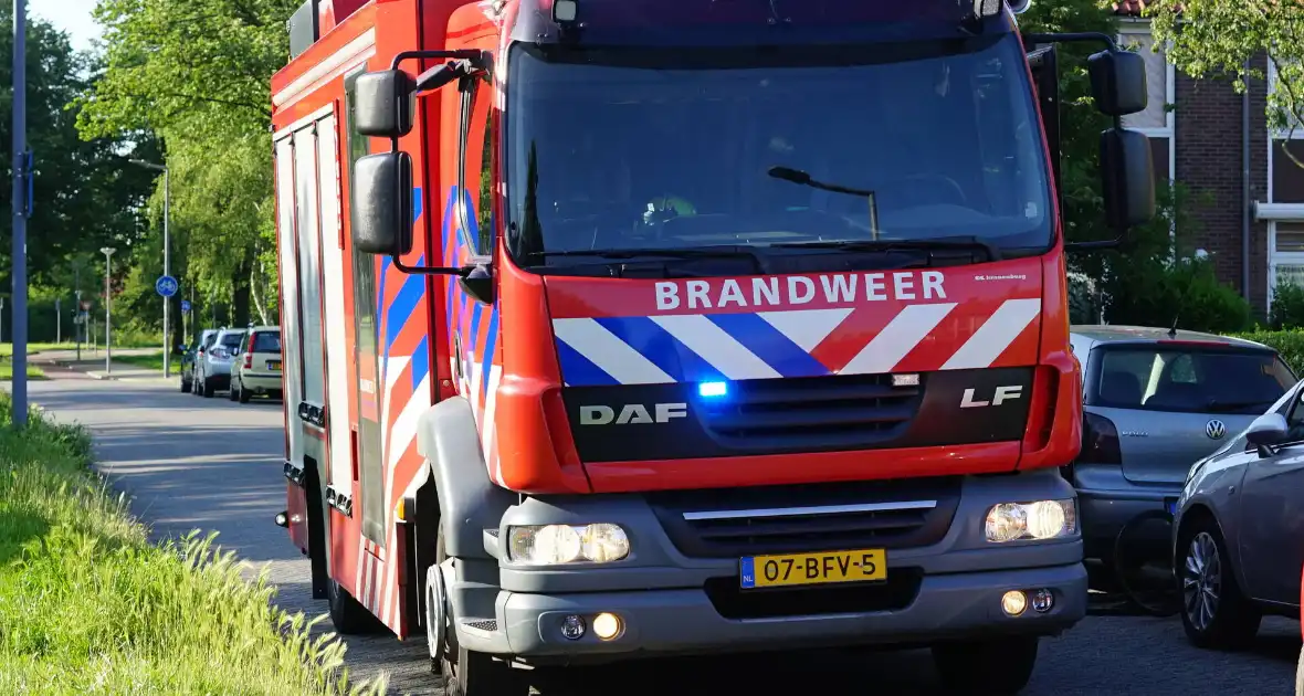 Gasfles in brand tijdens barbecue - Foto 3