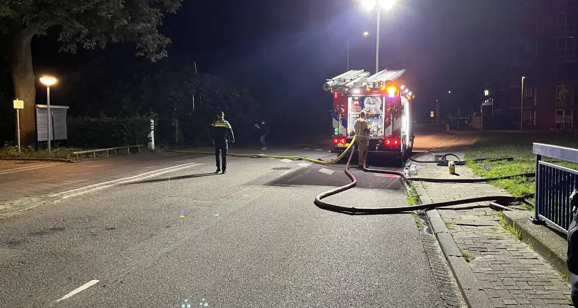 Grote uitslaande brand in pand - Foto 4