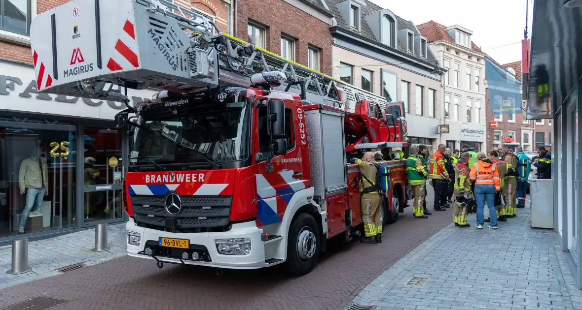 Veel schade na plofkraak pinautomaat - Foto 13