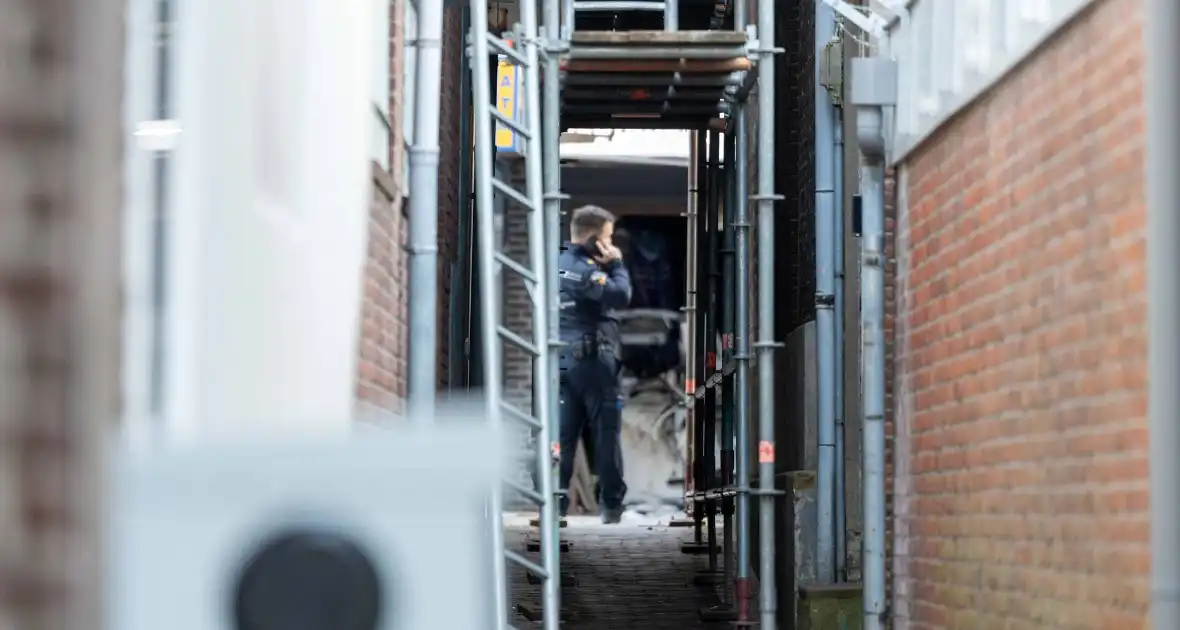 Veel schade na plofkraak pinautomaat - Foto 17