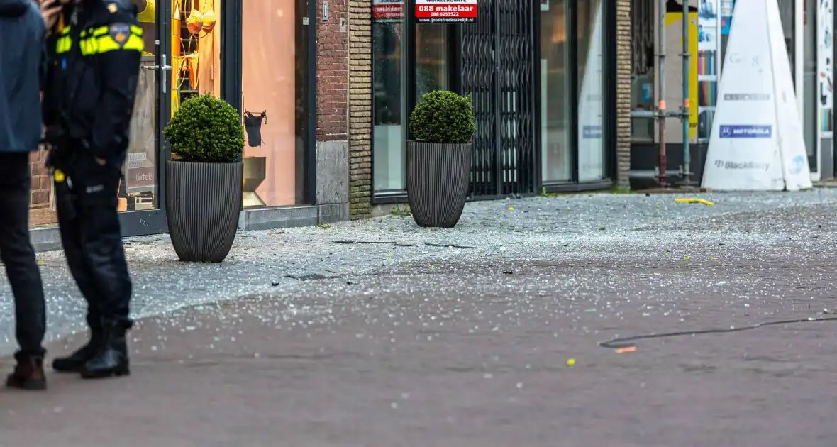 Veel schade na plofkraak pinautomaat - Foto 8
