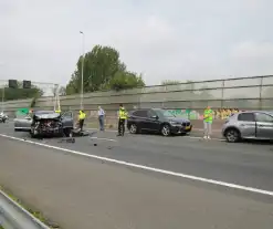 Fikse schade bij kop-staartbotsing op snelweg