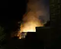 Uitslaande brand in bijgebouw