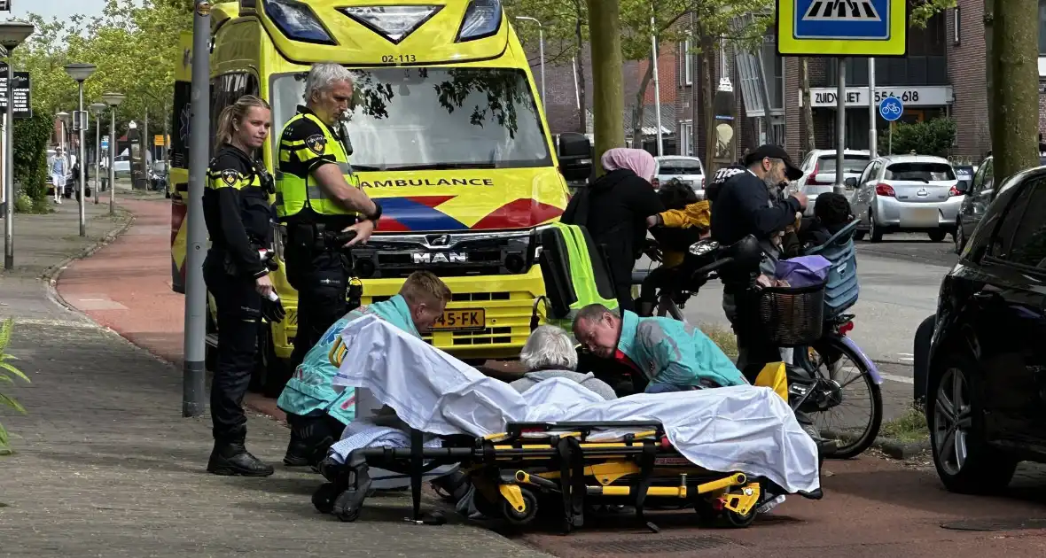 Vrouw in scootmobiel gewond geraakt bij ongeval - Foto 1