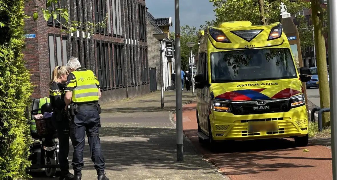 Vrouw in scootmobiel gewond geraakt bij ongeval - Foto 2