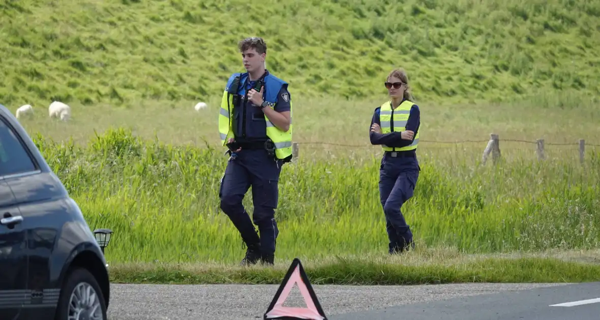 Auto afgesleept bij kop-staartbotsing - Foto 4