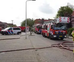 Forse rookontwikkeling bij brand in schuur