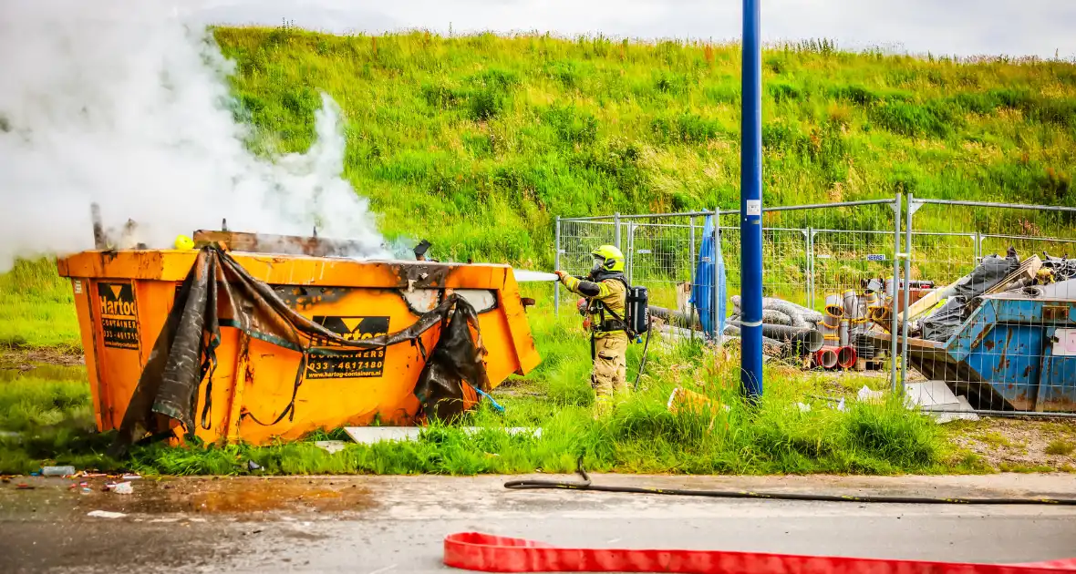 Bouwcontainer in brand gestoken - Foto 8