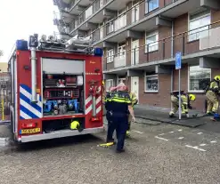 Brandweer blust keukenbrand in flatwoning