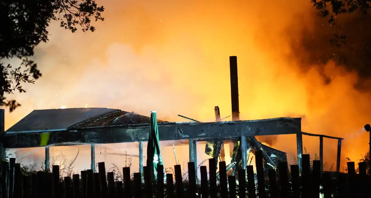 Restaurant 't Nije Hemelriek door vlammen verwoest