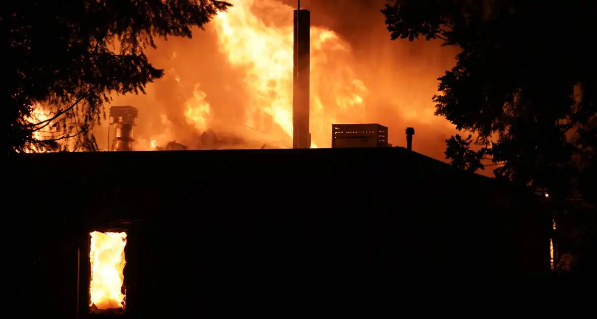 Restaurant 't Nije Hemelriek door vlammen verwoest - Foto 5