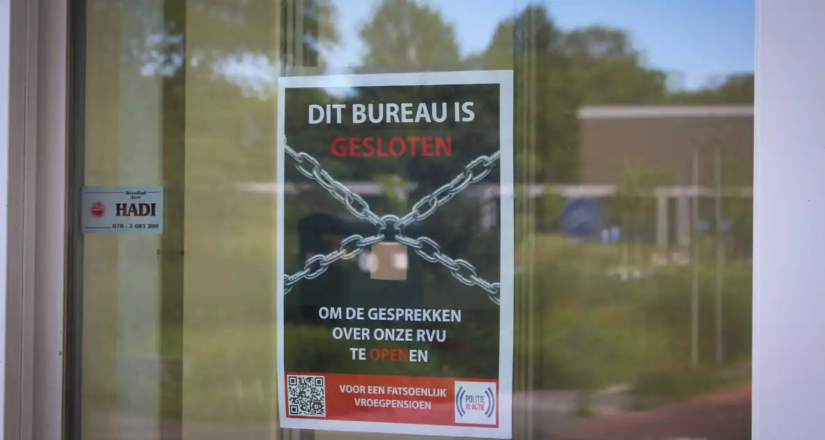 Politiebureaus voor 24 uur gesloten - Foto 2